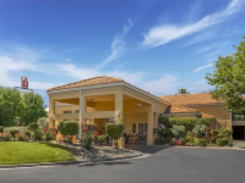 Best Western Plus Dixon Davis Hotels in Solano County