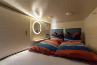 Mue Cubes -Capsule Hotel