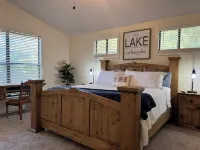 Quaint Lake Hamilton Home, Boat Dock & Nice Views