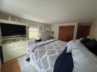 Charming 3-Bedroom House in a Quiet East Dennis Neighborhood with Pool & Jacuzzi