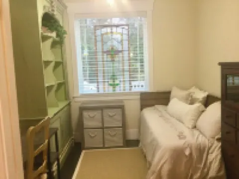 Charming 2-bedroom cottage with AC, High Speed WiFi in gorgeous Hansville. Hotels in Hansville