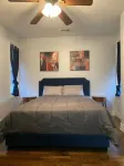 Woodlawn Oasis...10 Minutes to Dining & Downtown Отели рядом с достопримечательностью «My Si Corporation»