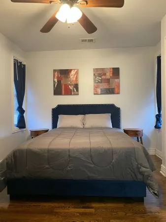 Woodlawn Oasis...10 Minutes to Dining & Downtown Отели рядом с достопримечательностью «Музей науки и промышленности»