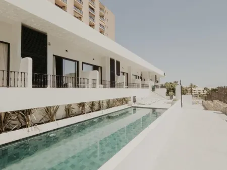 Comfy Studios Отели рядом с достопримечательностью «Памятник Коломаресу»