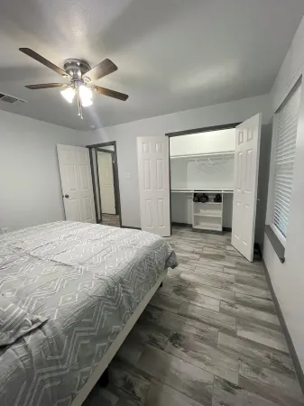 Modern 3-bedroom 2-Bathroom home Conveniently located next to Texas Roadhouse!