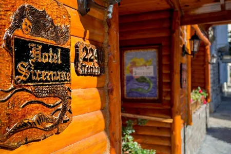 Hosteria Sirenuse Отели рядом с достопримечательностью «Punta Mogotes»