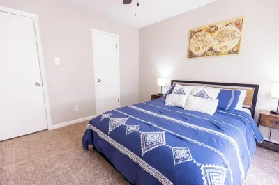 Family-Friendly Retreat: 3BR Home with Game Room & Spacious Backyard Oasis Hotels near Optical Express