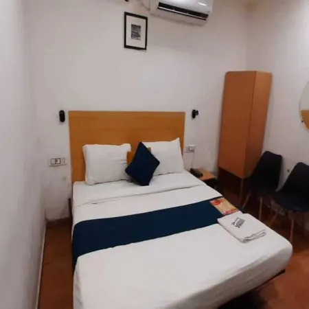 Hotel Raaso Inn Rohini Отели рядом с достопримечательностью «Северный Дели»