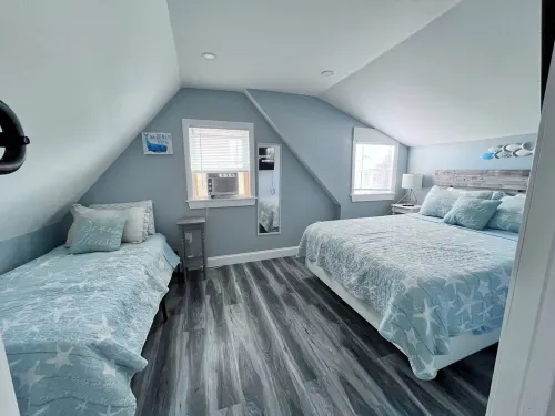 Cozy 3-bedroom house in charming Marshfield with AC, WiFi