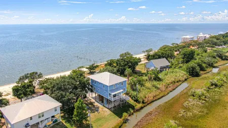 Pelican View Beach House - Private Beach!!