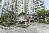 Luxury Landmark 81 Urban Apartment