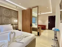 Hotel Pearl Palace Hotels near Marine Drive Ground