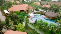 Le Palmier Long An Boutique Resort - Free Outdoor Cinema - Pools