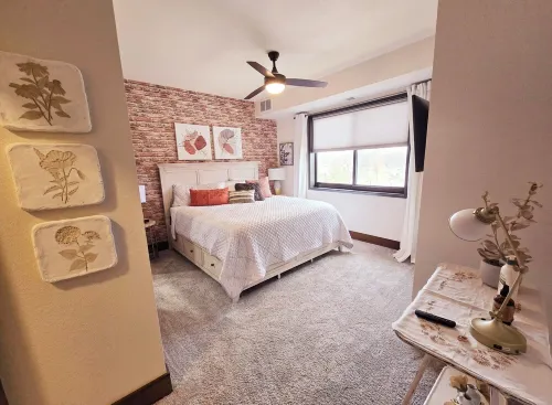 Beautiful 2 Bedroom Condo