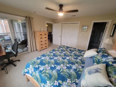 Beautiful, Newly-Renovated Condo on the Altamaha River in Darien with BoatSlip Waterfront Park附近的飯店