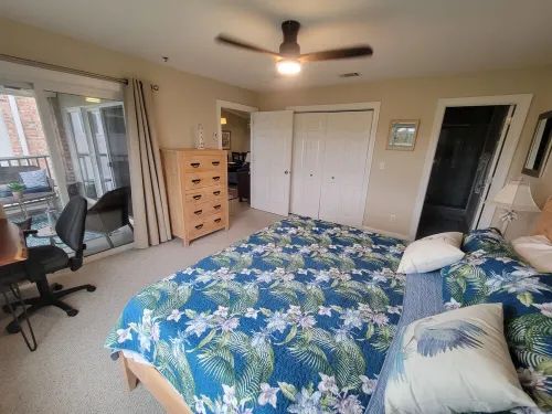 Beautiful, Newly-Renovated Condo on the Altamaha River in Darien with BoatSlip Hotels in Darien