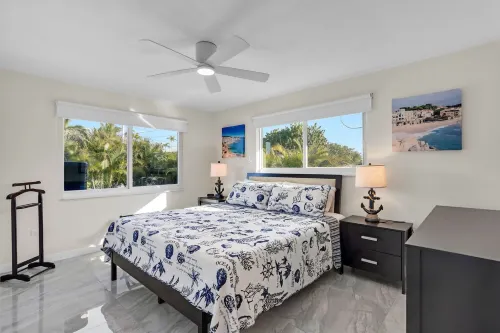 A Serene Florida Escape in Big Pine Key 3 bed 2 bath house, pool, dock, sleep 8