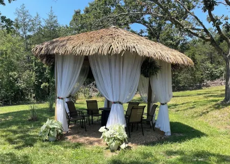 Gorgeous large rental home in Lesterville MO just minutes from Blackwater River.