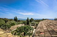Gordes, Calme Absolu et vue Panoramique Hotels in Gordes