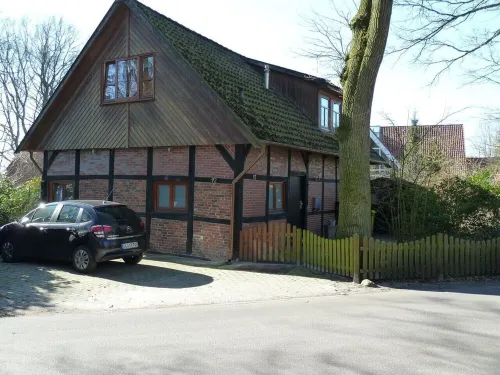 Great facilities! Close to town! Calm!