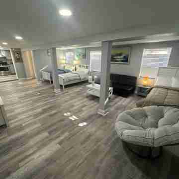 Beach Block Cozy studio with WiFi and FREE PARKING!! Rooms