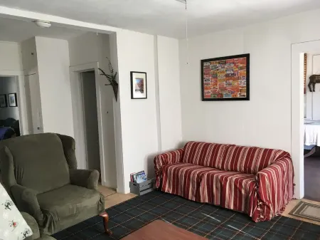 Cozy 2 Bedroom Apt - Walk To Hunter Mountain In The Catskills Отели рядом с достопримечательностью «Hunter Mountain NY Snow Tubing»