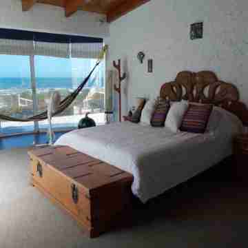 CASA DE LOS ABUELOS, BEACH FRONT PROPERTY Rooms