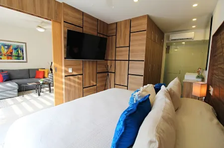 Life Bucerias 420 Apt Just One Block on the Beach in Golden Zone