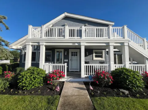 Unbeatable location - 4 houses to beach, 5BR, 3BA, walkability!