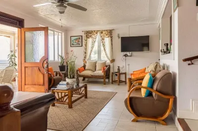 Braata @ Little Bay (Ocean View Villa) Hotels in der Nähe von Claude Stuart Park