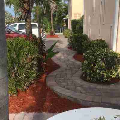 FABULOUS 1BR/1BTH CONDO - 1/2 BLOCK TO BEACH Hotel Exterior