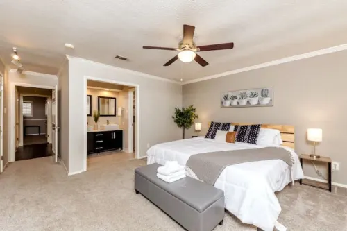 The Live Oak Place - Park Access - 3BR Serene Stay! Hotels in Meadows Place