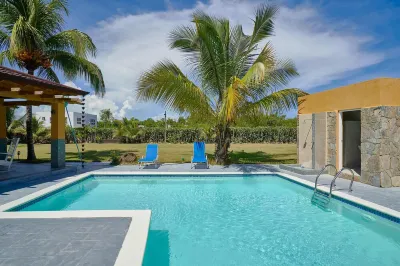 New! Comfy Spacious Villa W/ Pool, Jacuzzi, BBQ Hotels in 
