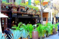 Deluxe Room in Condesa + Rooftop & Coworking - Epsilon by Nomadier - บังกะโล