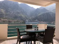 Stunning, fully refurbished apartment in small, exclusive complex with pool Hotels in Muo