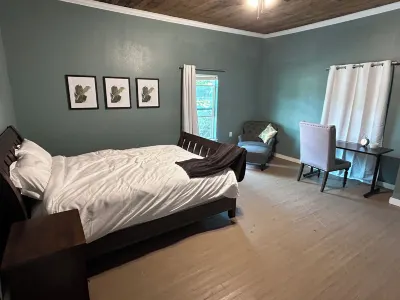 Charming 3-bedroom vacation home just 4 minutes drive to Eiffel Tower