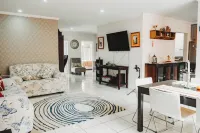 3-bedroom apartment. 10min away from CathedralTranvia stops in front of it.