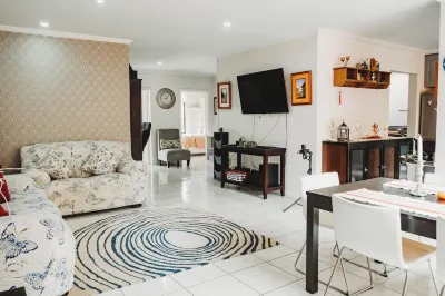 3-bedroom apartment. 10min away from CathedralTranvia stops in front of it. Hotels in 