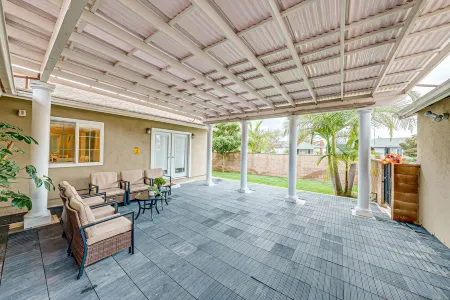 Cozy, spacious 4B4B house with high-speed internet near Disney Отели рядом с достопримечательностью «Библиотека Уэст-Ковина»