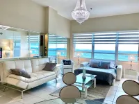 Luxurious large Direct Ocean Front Penthouse Beach access&Free parking-Remodeled