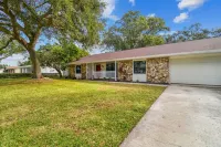 Big Pool, Yard & Pet friendly