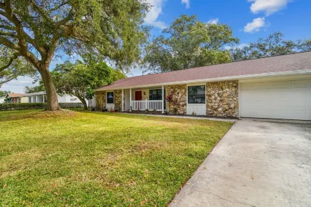 Big Pool, Yard & Pet friendly