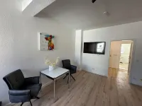 Zentrales Neues, Modernes Apartment. Schneller Zugang Mittels Code-schloss Hotels in Herne