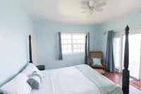 Calmando. Enjoy some of the best oceanfront views Crown Point has to offer.