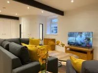 Yr Hen Bopty (The Old Bakery) Hotels in Pontypridd