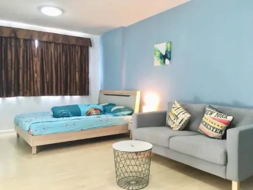 Jolie studio meuble avec lits doubles personnes sur Lucenay, prox commerces.