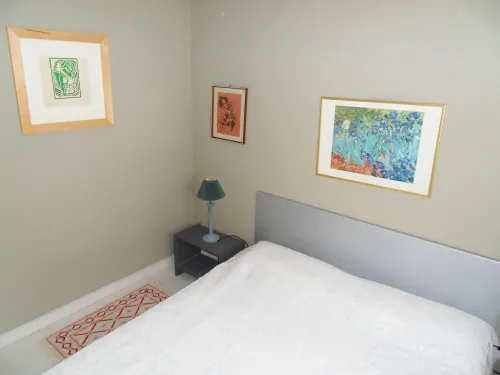 Two-room central apartment, 2 large balconies, 100 m from the beach, private parking