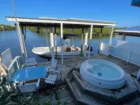 Casa Moon in best neighborhood! Hoteles en Utila