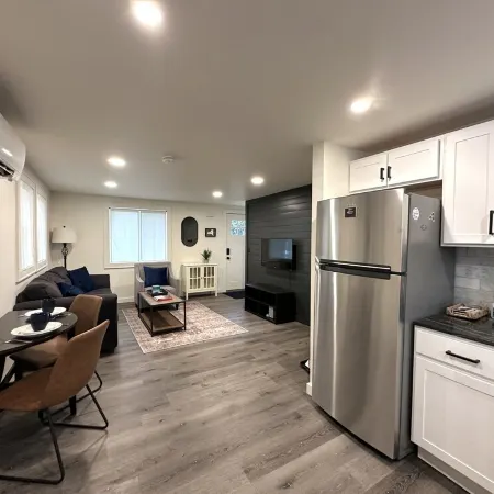 Cozy Modern Utica Retreat 2Bd • Private Home • Near Hospital, Downtown & Dining