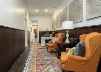 Large Downtown Artist's Loft, 30 min to Lexington, Horse, Bourbon, R River Gorge